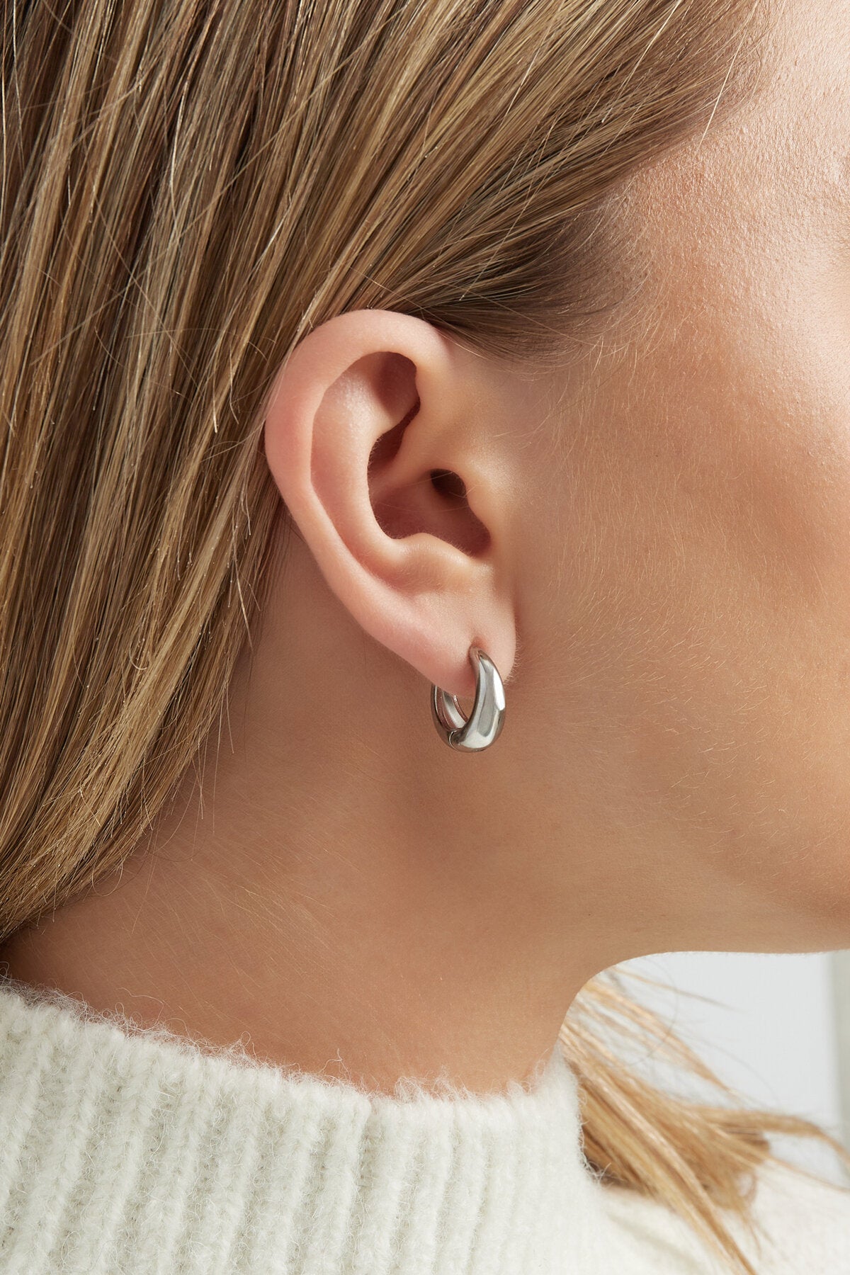 medium basic hoop earrings