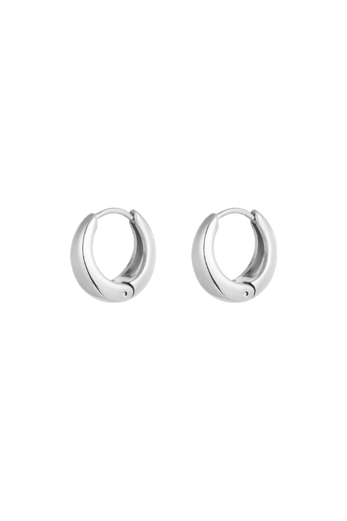 Bold Dôme Huggies in silver