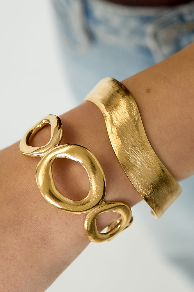 Contour Sculpted Cuff