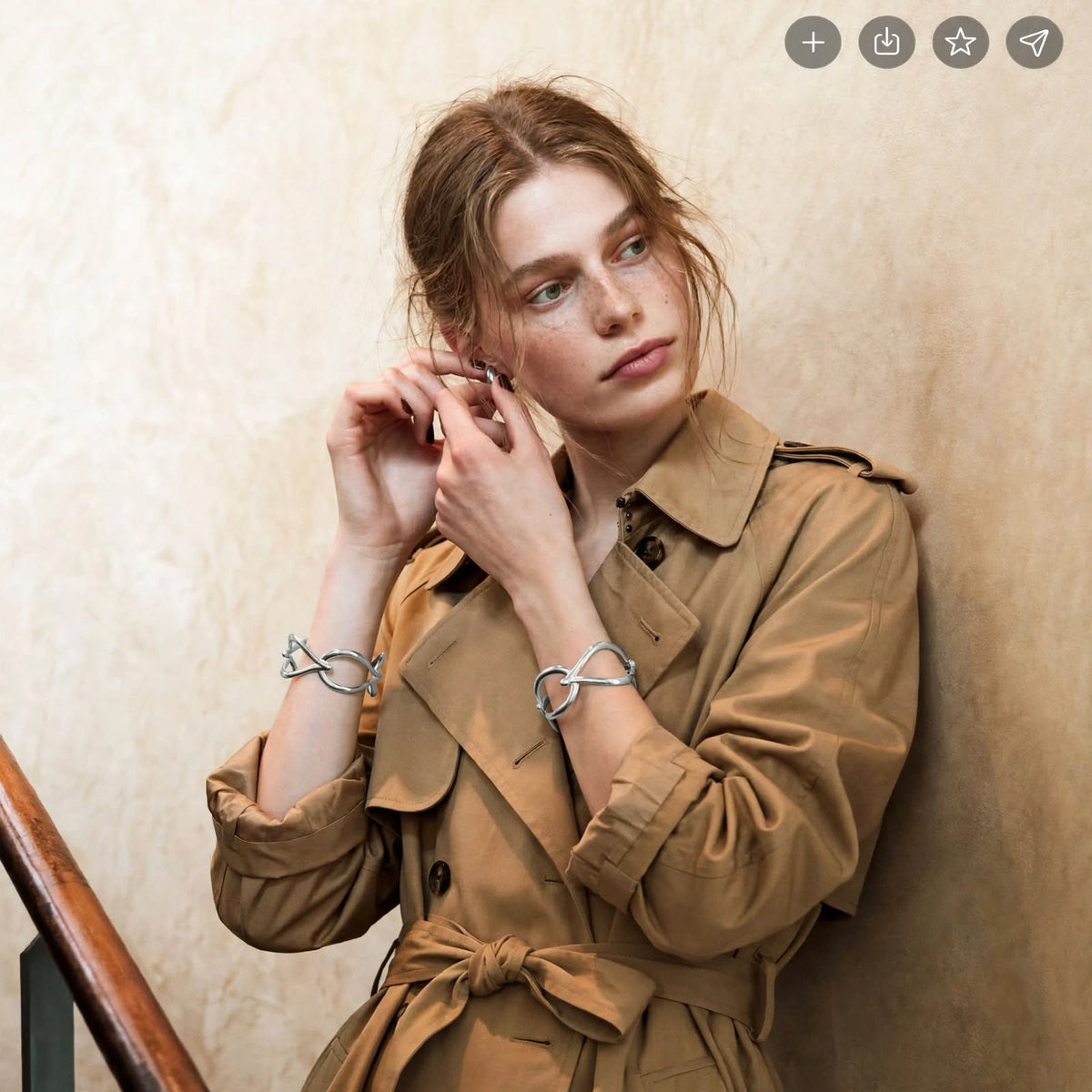 Goutte Open Bangle in silver worn on the wrist