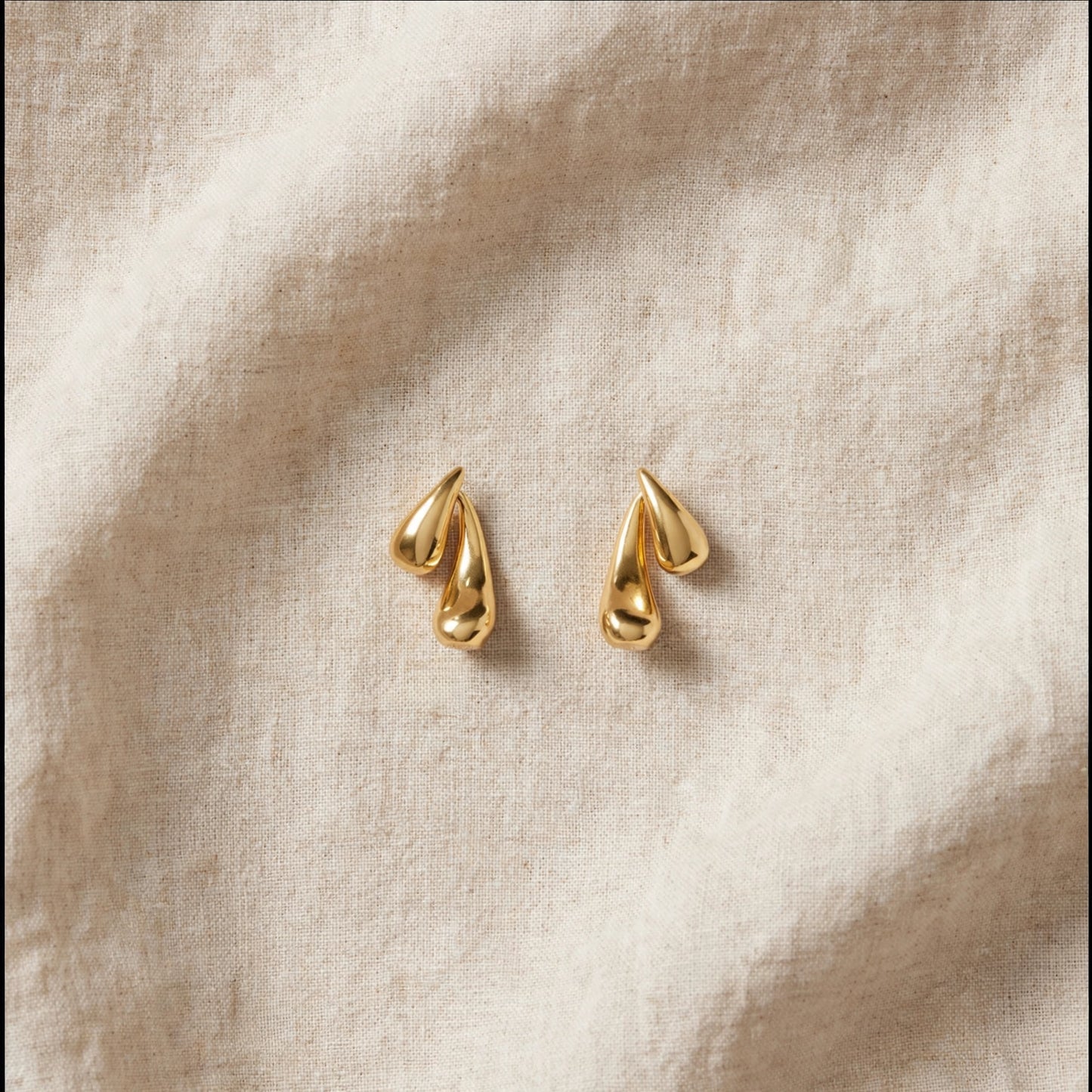 The Curved Drop Earrings